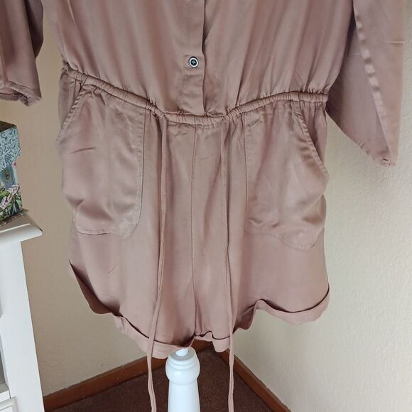 Iris Beige Romper - Picture 3 of 9